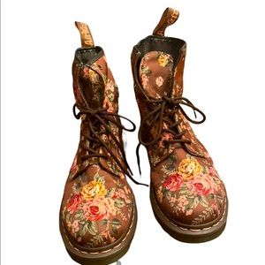 Dr Marten Victorian Floral Canvas Boots-New!